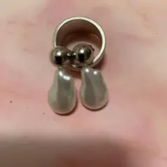 値下げ✨ハンドメイド✨パールドロップ型シルバー調ピアス