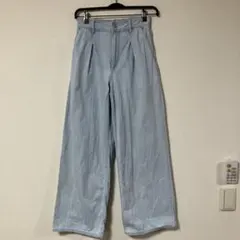 ライトブルーワイドレッグパンツ
