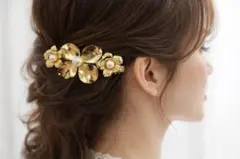 金色の花モチーフ ヘアクリップ
