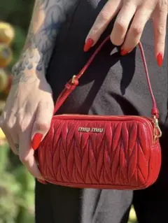 2026年最新】MIU MIU パーティーバッグの人気アイテム - メルカリ