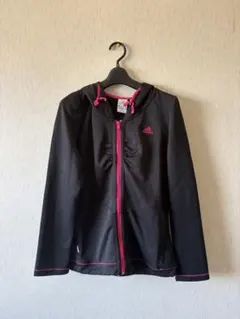 ランニングジャケット　黒　ピンク　アディダス　レディース