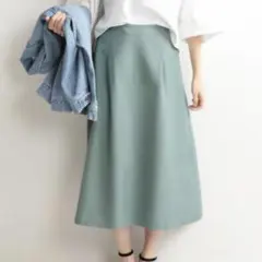 美品✨イエナ TAボンディングタックトラペーズスカート グリーン サイズ36のサムネイル