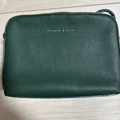 charles&keith ショルダーバッグのサムネイル