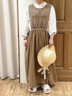 新品タグ付★サマンサモスモス レース装飾エプロンワンピース　モカ　SM2