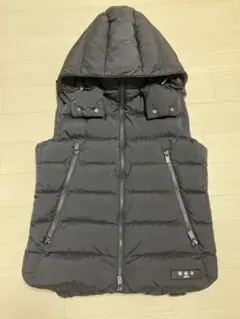 タトラス　フード付き　ブラックダウンベスト　人気モデル