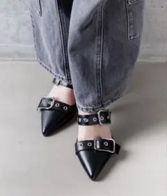 ベルトミュールパンプス ヒール ブラックのサムネイル