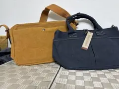 ネイビーとキャメルのバッグ
