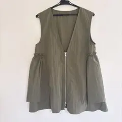 88. ローリーズファーム　ベスト　ジレ　オリーブ色 ジップアップ ベスト