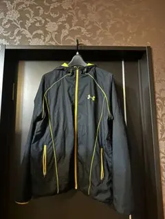 UNDER ARMOUR フード付きウィンドブレーカー