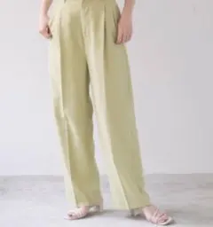 ライトグリーン ワイドパンツ