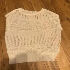 透かし編みノースリーブニット アイボリー