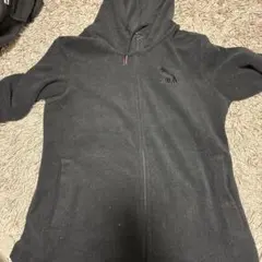 PUMA ブラック フード付きパーカー