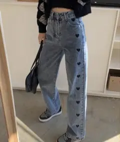 ハート刺繍デニムパンツ（ライトブルー・ブラック）
