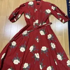 インゲボルグ　INGEBORG ロングワンピース　ピンタック　花柄　　赤 インゲボルグ INGEBORG ロングワンピース ピンタック 花柄 赤 美