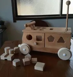 森のパズルバス MOCCO 日本製 木製乗用＆型はめ知育おもちゃ