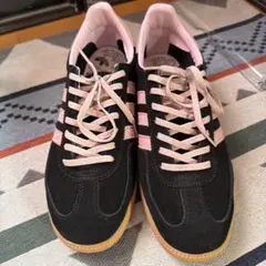 アディダス スニーカーピンク
