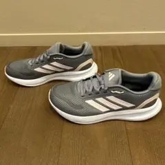 新品 アディダス adidas レディース・ランニングシューズ 24cm グレー