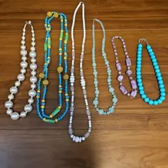 カラフルビーズとパールのネックレス 6本セット