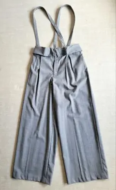 グレー サスペンダー付き ワイドパンツ