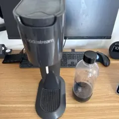 sodastream T21 炭酸水メーカー プラスチックボトル付き - メルカリ