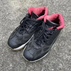 NIKE JORDAN 11 lowブラック レッド