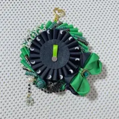 【痛ロゼット】57-75mm 缶バッジ 緑色 黒色