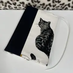 ブックカバー　文庫本サイズ　ねこ
