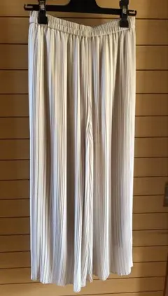 UNIQLO シフォンプリーツスカートパンツ