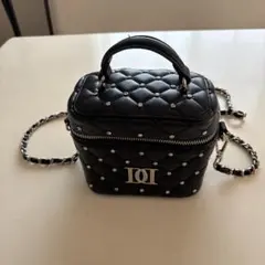 ダーリッチキルティングパールスケエアミニバックブラック ショルダーバッグ
