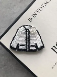 ビーズ刺繍ブローチ　ジャケット　white handmade