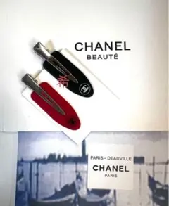 シャネル　ノベルティ　ヘアクリップ　レッド、黒　2本セット
