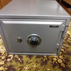 耐火金庫 ITOKI製　GOLD SAFE STRONG88 大型金庫 耐火金庫 ITOKI製 GOLD SAFE STRONG88 大型金庫 - メルカリ