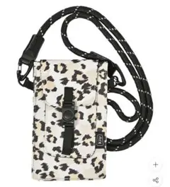 KiU キウ ウォーターリペレント フォンポーチ レオパード