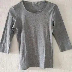 UNIQLO グレー 七分袖 Ｔシャツ　Ｍサイズ