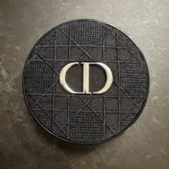 ディオールスキン フォーエヴァー クッション ケース　エンブロイダードカナージュ