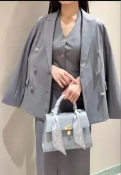 Sustainableイレギュラー金ボタンジャケット　グレー