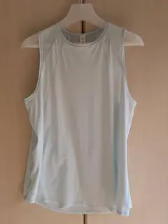 lululemonライトブルーヨガウェア ノースリーブサイズ８