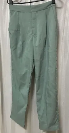 earth music&ecology タックテーパードパンツ M グリーン