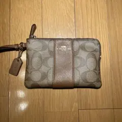 【coach】ポーチシグネチャー　コーナージップリストレット