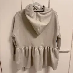SUFFUSE ベージュ フリル裾 パーカー