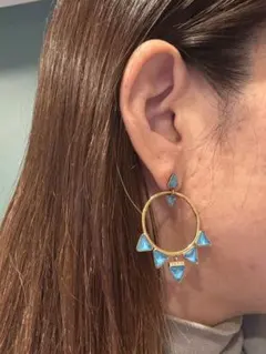 スワロフスキー　ブルーフープピアス