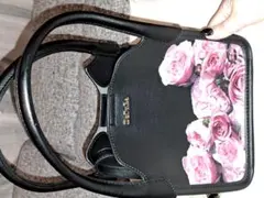 N*n様 【未使用】DaTuRa ローズ柄 2wayバッグ 薔薇 マグネット開閉のサムネイル