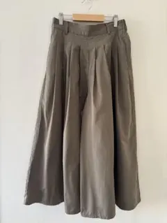 オリーブグリーン ガウチョパンツ 前面プリーツ　体型カバー　L