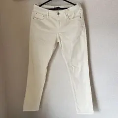 アイボリー スリムフィット デニムパンツのサムネイル