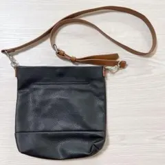 GLOBAL WORK ショルダーバッグ 黒 美品 軽量 コンパクトのサムネイル