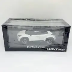 トヨタ ヤリス カラーサンプル ホワイトパールクリスタルシャイン