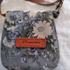 ハンドメイド 花柄ポーチ