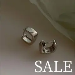 ✨現品限り✨セール✨新品✨ピアス スクエア ぽってり シルバー 大人 かわいい