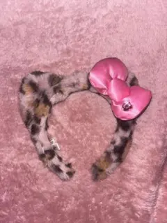 ヒョウ柄ファーとピンクリボンのキティちゃんカチューシャ