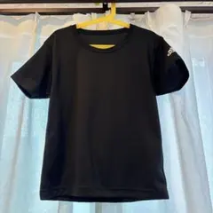 adidas ブラックTシャツ 140